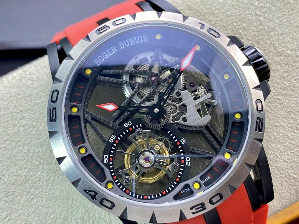 Đồng Hồ Nam Roger Dubuis Excalibur Tourbillon mã RDDBEX0549 Dây Cao Su