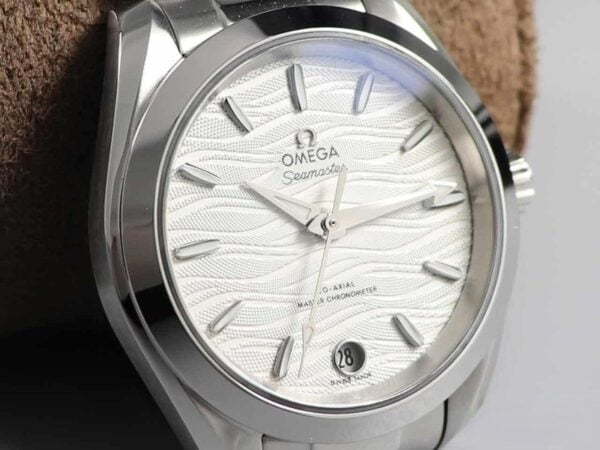 dong ho omega omega aqua terra dial kim trang day cao su replica cao cap 34 mm 5