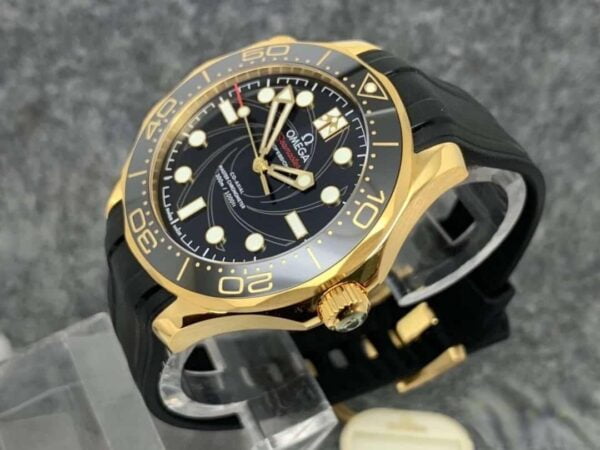 dong ho omega seamaster factory vs day cao su gold black replica cao cap 42m 9 1