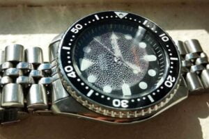 CÁCH XỬ LÝ ĐỒNG HỒ BỊ VÔ NƯỚC DỄ DÀNG CÙNG VỚI DWATCH LUXURY
