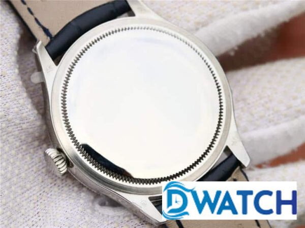Đường Kính: 39MM Bộ Máy: Caliber 3132 Thụy Sĩ Mặt Kính: Sapphire Nguyên Khối Chất Liệu Vỏ: Thép không gỉ Dây Đeo: Dây da cao cấp Chống Nước: 5ATM CHẾ ĐỘ BẢO HÀNH Bảo Hành Máy 5 Năm Lỗi Đổi Mới 15 Ngày Đầu Sửa Chữa – Thay Linh Kiện Giá Gốc Trọn Đời Miễn Phí Lau Dầu – Spa Làm Mới Trọn Đời Thu Cũ Đổi Mới – Lên Đời Đồng Hồ Giá Tốt Order Đồng Hồ Replica Cao Cấp – Bản Giới Hạn
