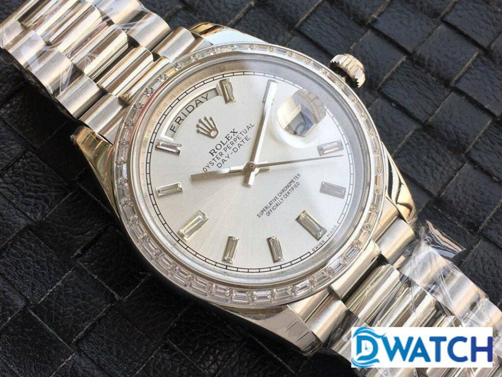 ĐỒNG HỒ NAM MÁY CƠ DÂY KIM LOẠI ĐÍNH ĐÁ ROLEX DAY-DATE MẶT MÀU TRẮNG REP 1:1 CAO CẤP 40MM