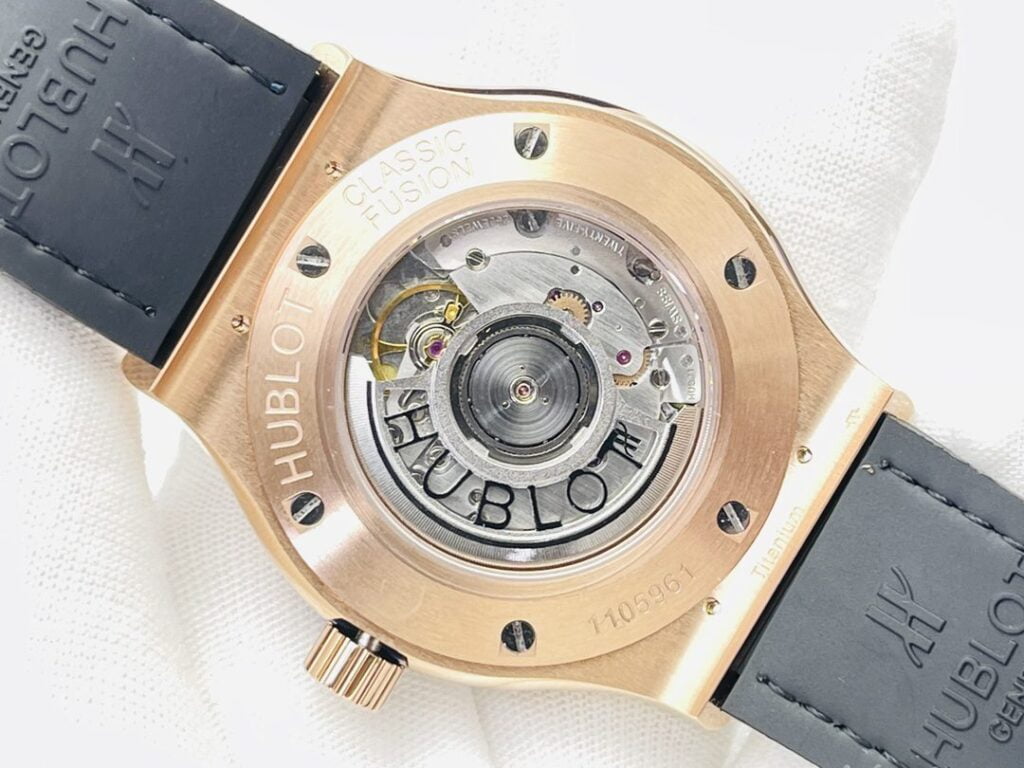 ĐỒNG HỒ NAM HUBLOT CLASSIC FUSION REPLICA 1:1 DÂY ĐEO XANH TRẺ TRUNG 42MM