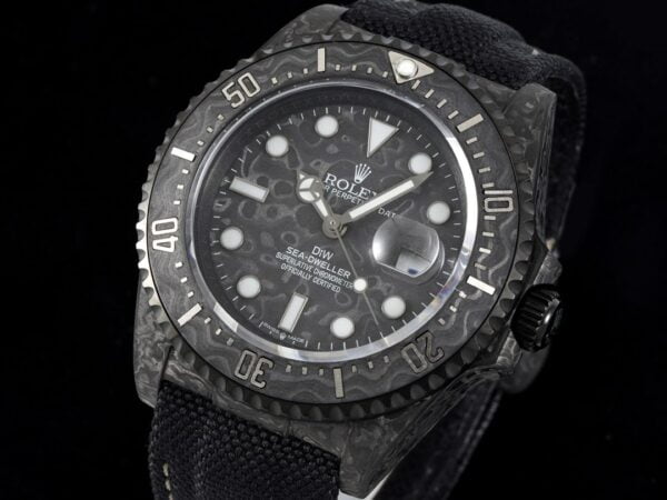 ĐỒNG HỒ NAM ROLEX SEA - DWELLER REPLICA 1:1 THIẾT KẾ SỢI CARBON 43MM