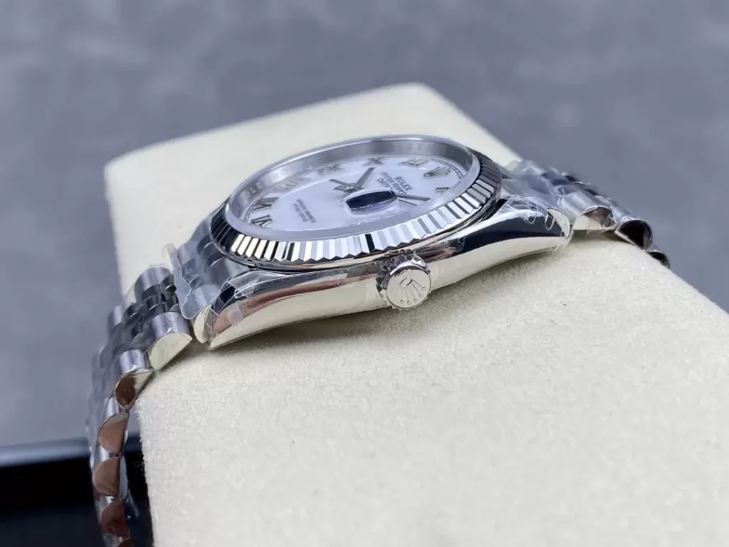 ĐỒNG HỒ NAM ROLEX DATEJUST REPLICA CAO CẤP MẶT SỐ TRẮNG NIỀNG KHÍA 36MM