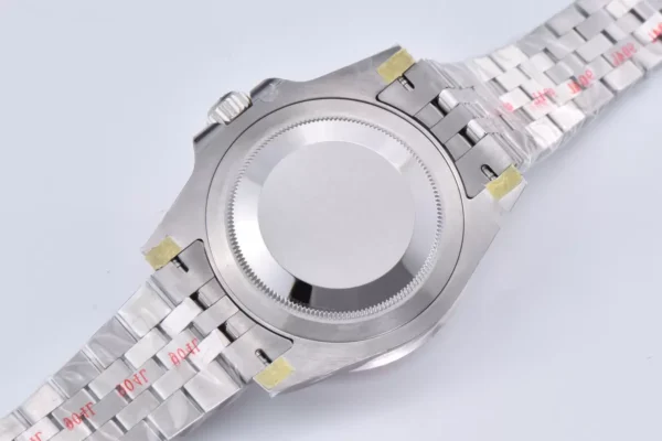 ĐỒNG HỒ NAM ROLEX GMT-MASTER II CLEAN REPLICA CAO CẤP VÒNG GỐM HAI MÀU 40MM