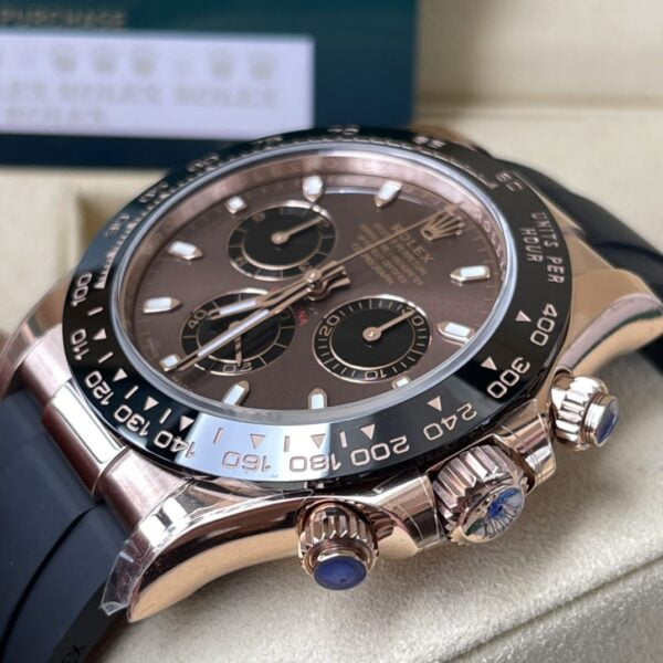 ĐỒNG HỒ NAM ROLEX DAYTONA REP CAO CẤP CỌC SỐ DẠ QUANG MẶT SỐ SOCOLA 40MM