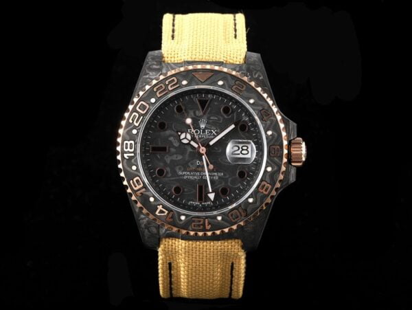 ĐỒNG HỒ NAM ROLEX GMT-MASTER II REPLICA 1:1 THIẾT KẾ VÂN CARBON 40MM