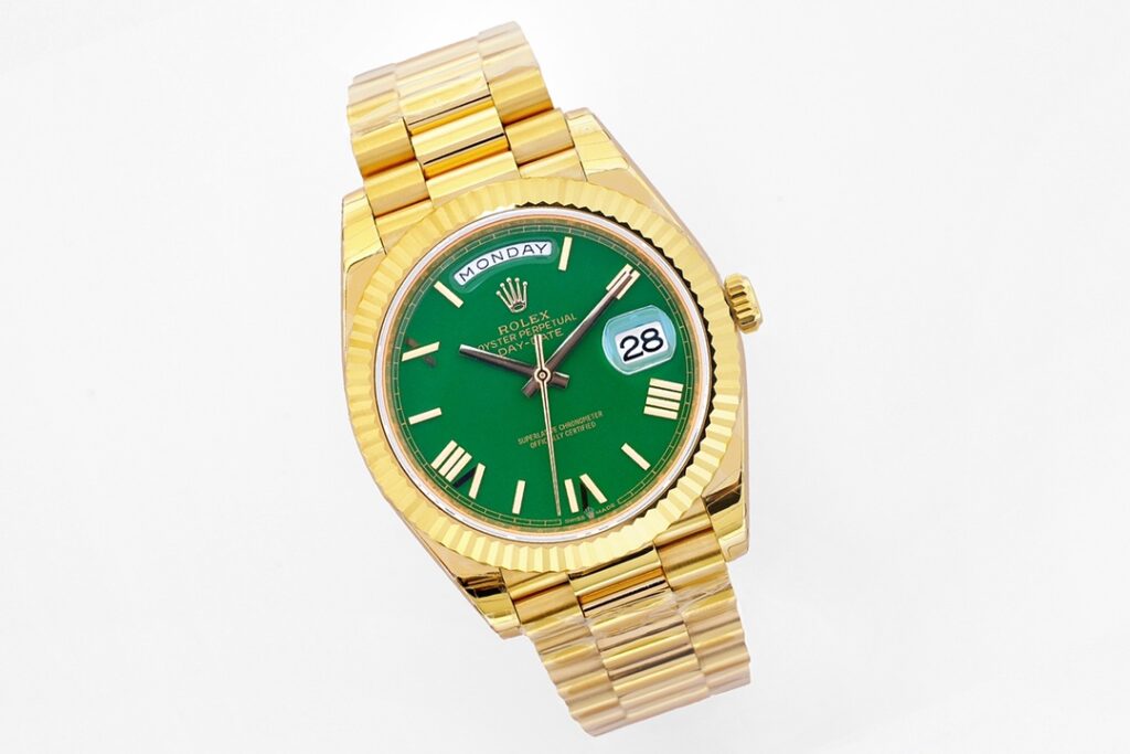 ĐỒNG HỒ NAM ROLEX DAT-DATE REPLICA CAO CẤP MẶT SỐ XANH CỌC SỐ LA MÃ 40MM