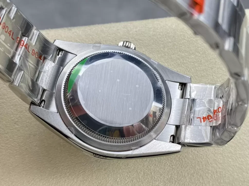 ĐỒNG HỒ NAM ROLEX OYSTER PERPETUAL 126000 REPLICA CAO CẤP NHÀ MÁY EW 36MM