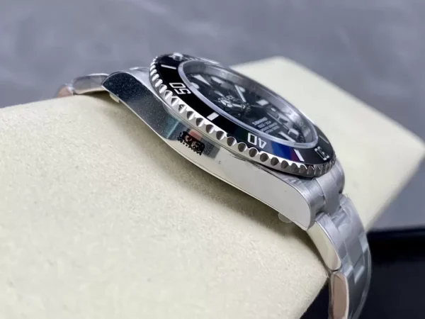 ĐỒNG HỒ NAM ROLEX SUBMARINER 124060 REPLICA 1:1 NHÀ MÁY VS MẶT SỐ ĐEN 41MM