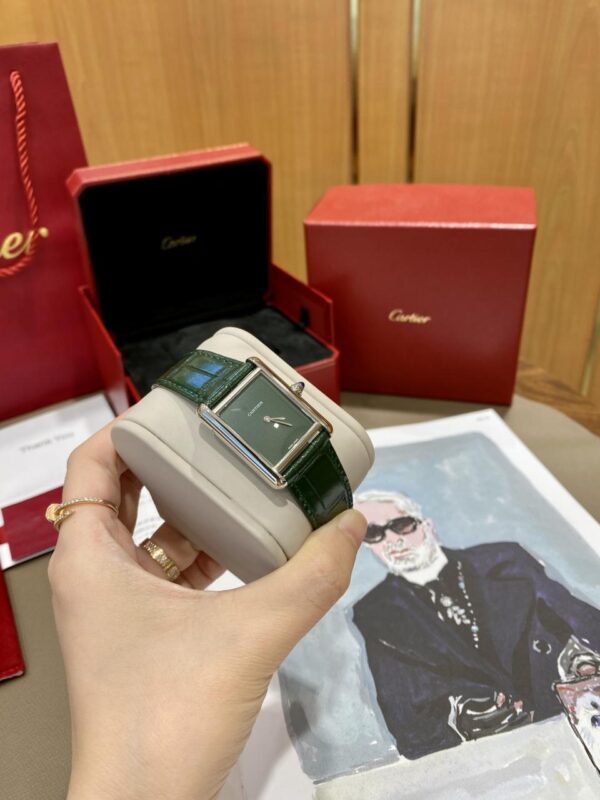 ĐỒNG HỒ NỮ CARTIER TANK MUST WSTA0054 FAKE CAO CẤP NHÀ MÁY DR DÂY XANH 25MM