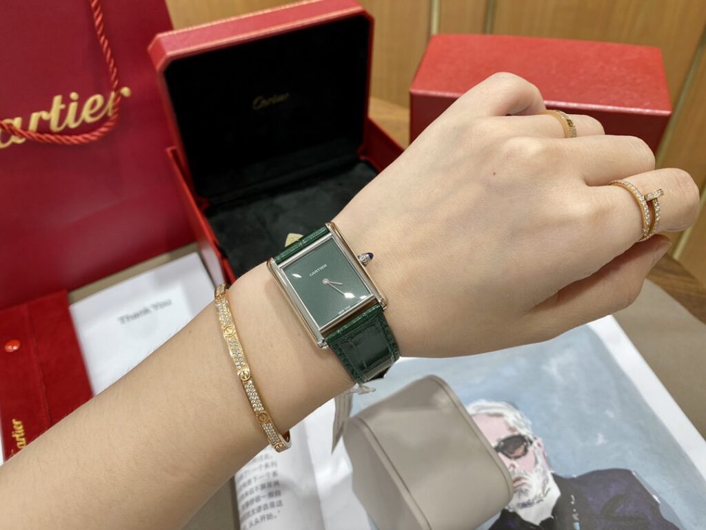 ĐỒNG HỒ NỮ CARTIER TANK MUST WSTA0054 FAKE CAO CẤP NHÀ MÁY DR DÂY XANH 25MM