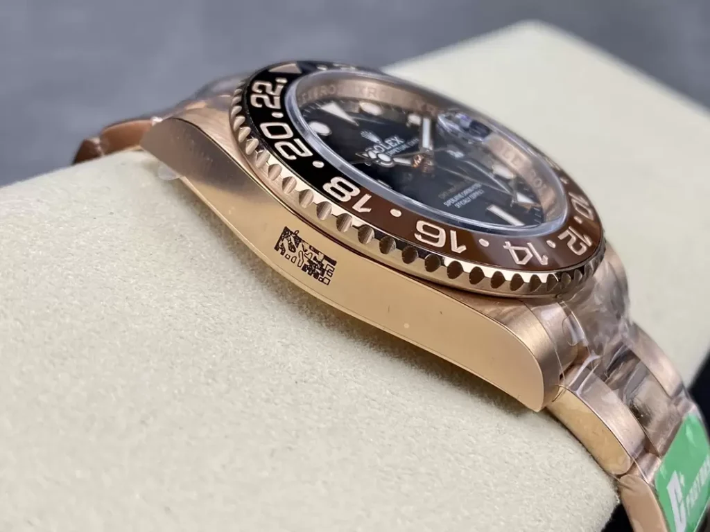 ĐỒNG HỒ NAM ROLEX GMT-MASTER II 126715 REPLICA CAO CẤP NHÀ MÁY C + VÀNG HỒNG 40MM