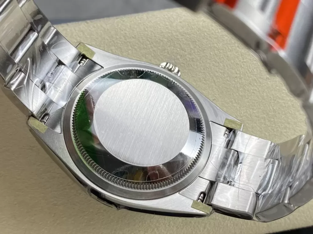 ĐỒNG HỒ NAM ROLEX OYSTER PERPETUAL 126000 REPLICA CAO CẤP NHÀ MÁY VS KHÓA HỘP 36MM