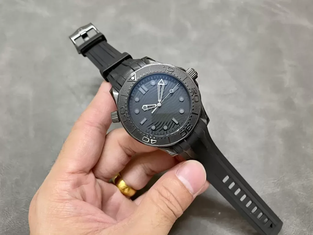 ĐỒNG HỒ NAM OMEGA SEAMASTER REPLICA 11 NHÀ MÁY VS FACTORY DÂY CAO SU 43MM