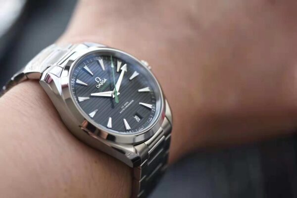 ĐỒNG HỒ NAM OMEGA SEAMASTER AQUA TERRA FAKE 11 NHÀ MÁY VS KIM XANH LÁ 41MM