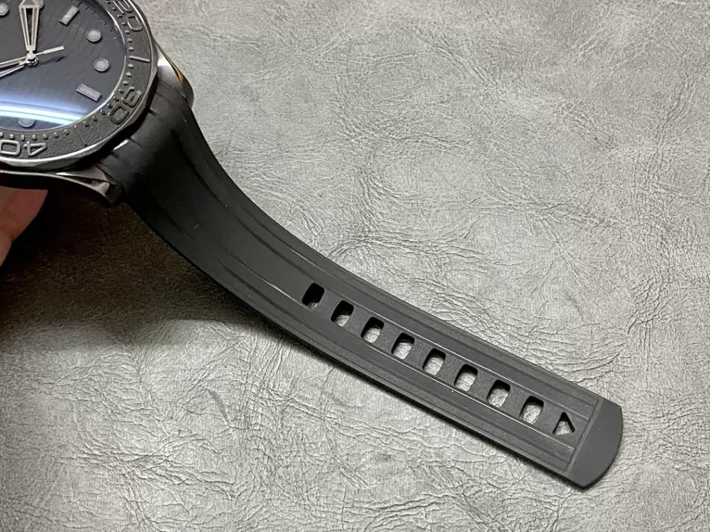 ĐỒNG HỒ NAM OMEGA SEAMASTER REPLICA 11 NHÀ MÁY VS FACTORY DÂY CAO SU 43MM