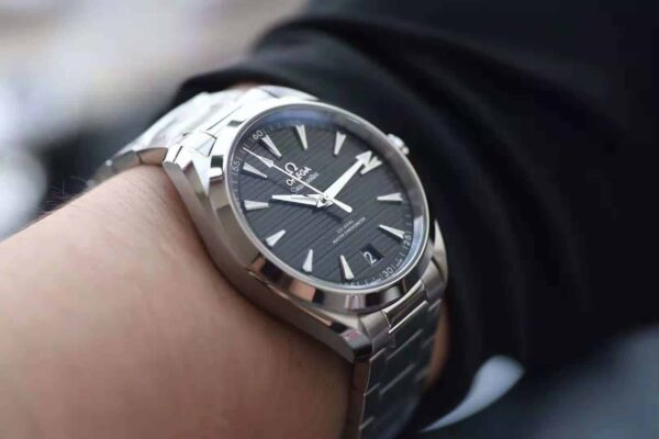 ĐỒNG HỒ NAM OMEGA SEAMASTER AQUA TERRA FAKE NHÀ MÁY VS BLACK 41MM