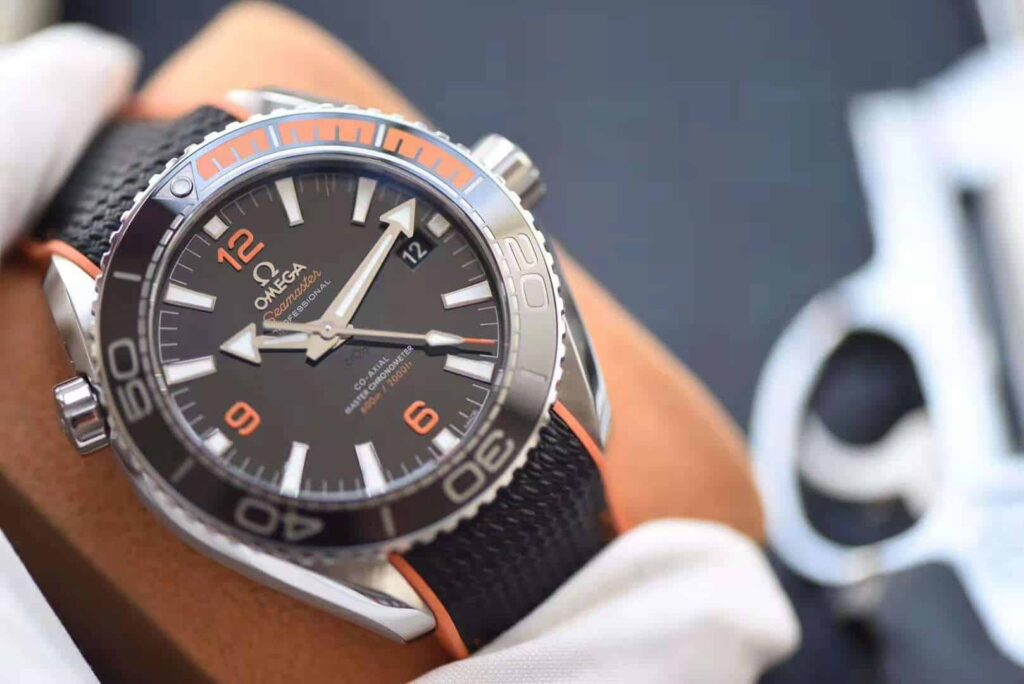 ĐỒNG HỒ NAM OMEGA SEAMASTER FAKE CAO CẤP NHÀ MÁY VS DÂY CAO SU 43MM