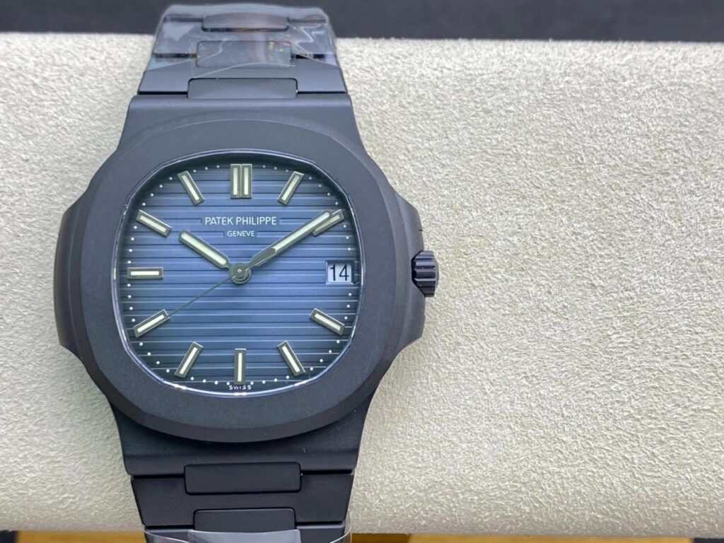 ĐỒNG HỒ PATEK PHILIPPE NAUTILUS 5711 REPLICA 11 CARBON PPF FACTORY 40MM (1)