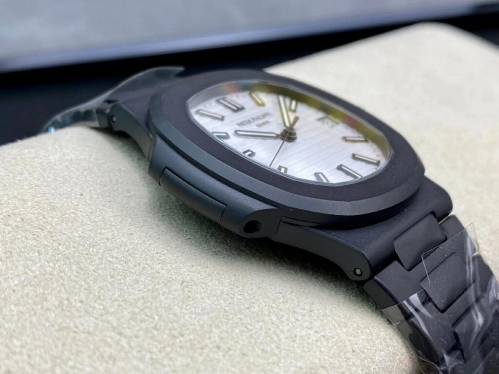 DONG HO PATEK PHILIPPE NAUTILUS 5711 REPLICA 11 MAT TRANG CARBON PPF 40MM 6