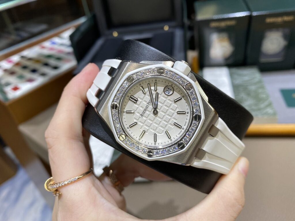 ĐỒNG HỒ AUDEMARS PIGUET ROYAL OAK OFSHORE 675040SK FAKE 11 MÀU TRẮNG 37MM