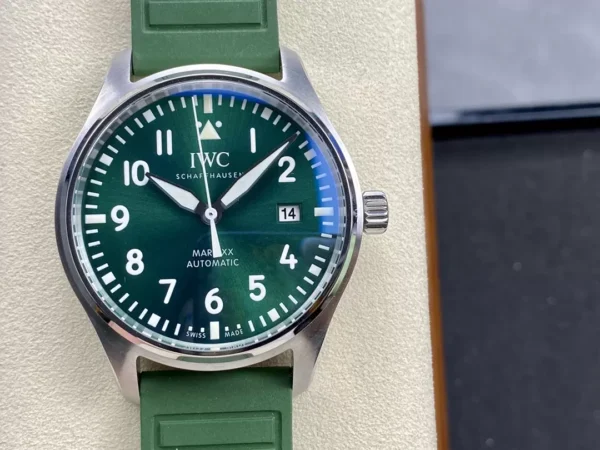 ĐỒNG HỒ IWC PILOT'S IW328205 FAKE 1:1 NHÀ MÁY M+ FACTORY DÂY CAO SU 40MM