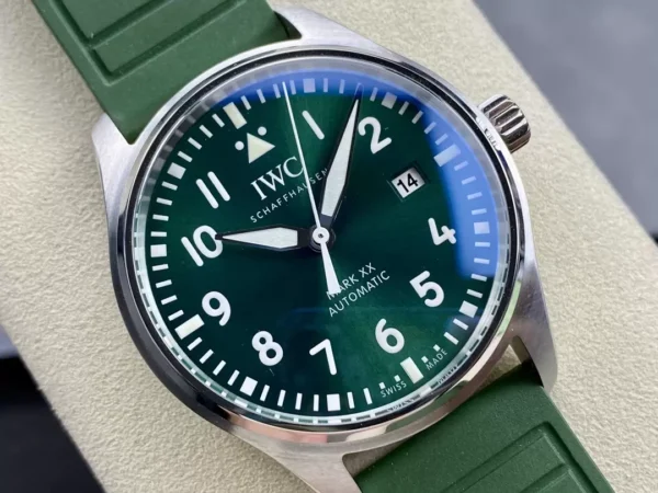 ĐỒNG HỒ IWC PILOT'S IW328205 FAKE 1:1 NHÀ MÁY M+ FACTORY DÂY CAO SU 40MM