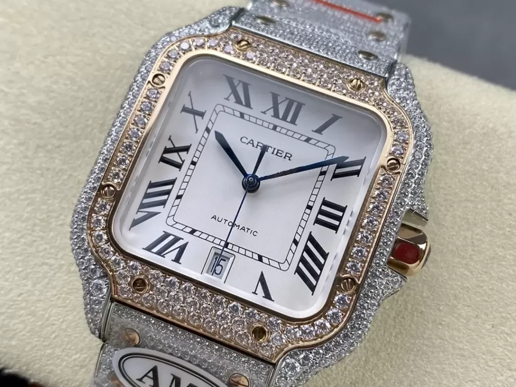 ĐỒNG HỒ CARTIER SANTOS DEMI ROSE GOLD REP 11 ĐÍNH FULL ĐÁ AMG FACTORY 40MM (2)