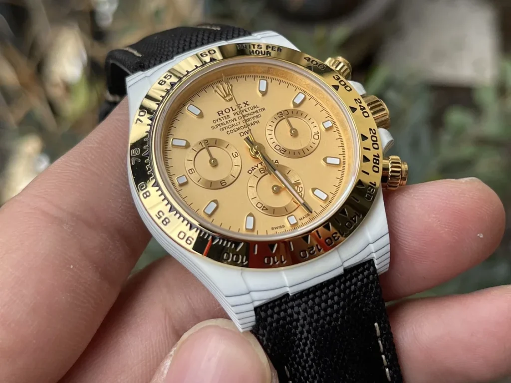 ĐỒNG HỒ ROLEX DAYTONA DIW REPLICA 11 VỎ CARBON TRẮNG 40MM (2)