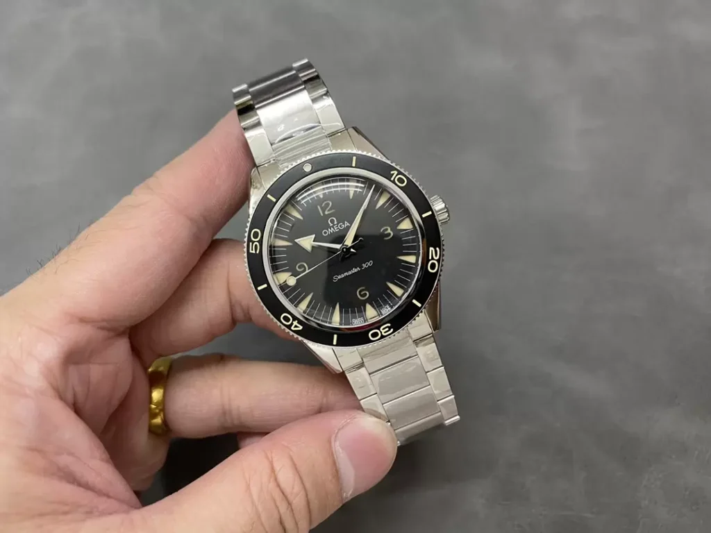 ĐỒNG HỒ OMEGA SEAMASTER 300 CỔ ĐIỂN MẶT ĐEN CHẾ TÁC VSF 41MM (1)