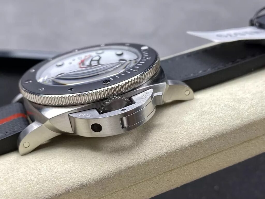 ĐỒNG HỒ PANRERAI PAM1579 REPLICA LUNA ROSSA MẶT TRẮNG VSF 42MM