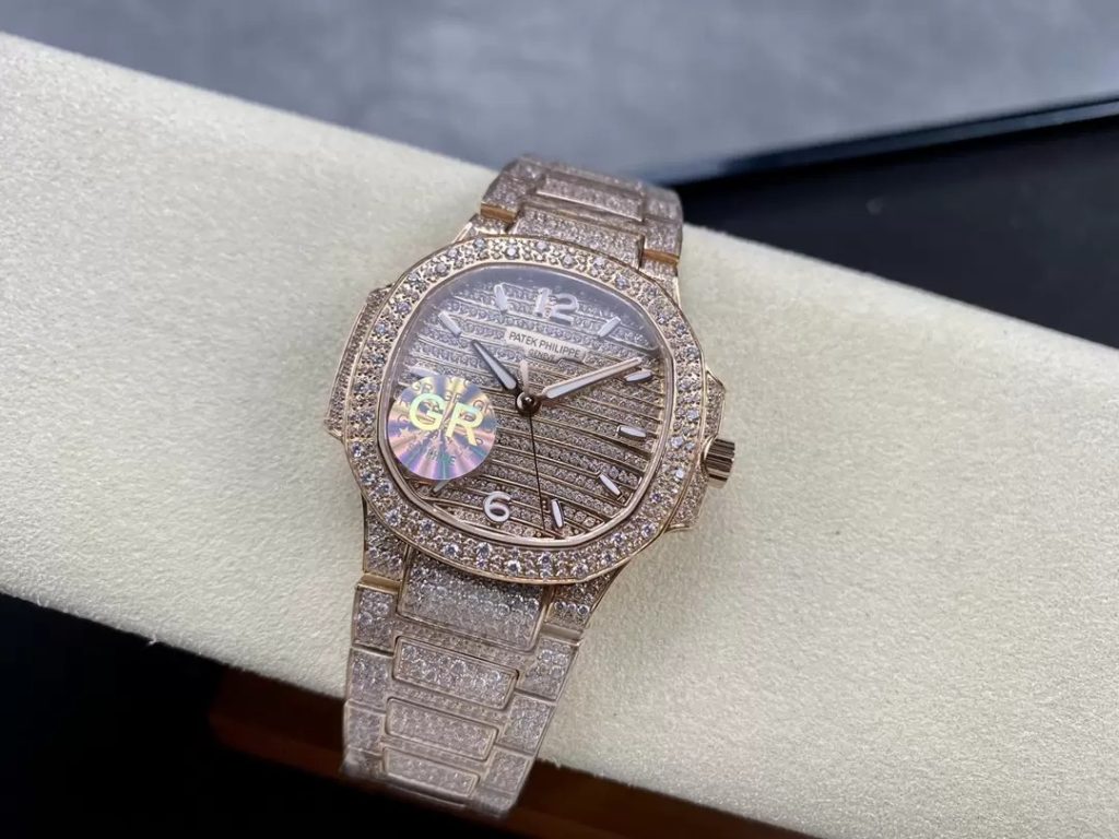 ĐỒNG HỒ PATEK PHILIPPE NAUTILUS 7118 REPLICA ĐÍNH FULL ĐÁ NHÀ MÁY GR 35.2MM