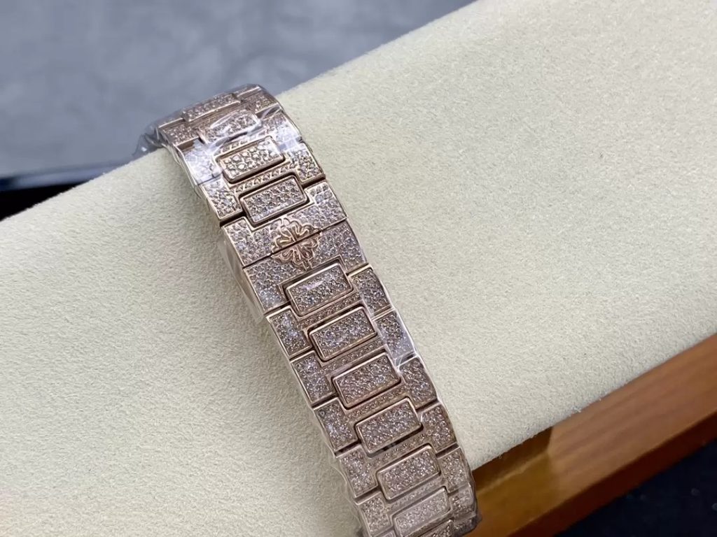 ĐỒNG HỒ PATEK PHILIPPE NAUTILUS 7118 REPLICA ĐÍNH FULL ĐÁ NHÀ MÁY GR 35.2MM