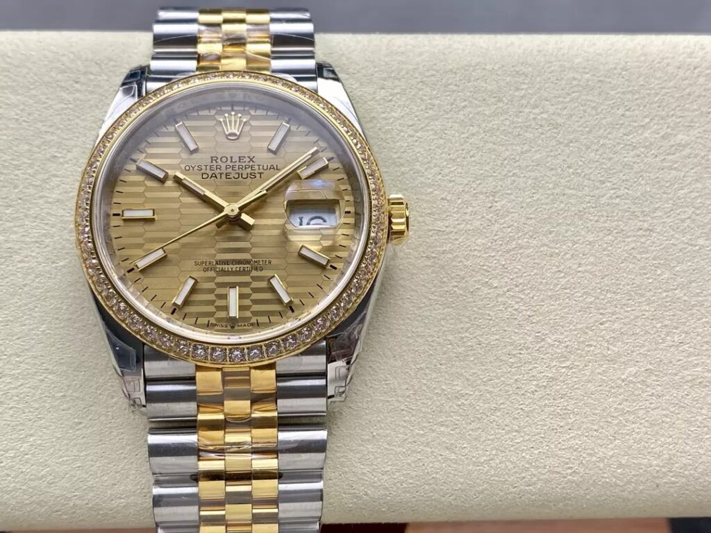 ĐỒNG HỒ ROLEX DATEJUST 126238 REPLICA MẶT GẠCH NIỀNG ĐÁ VSF 36MM