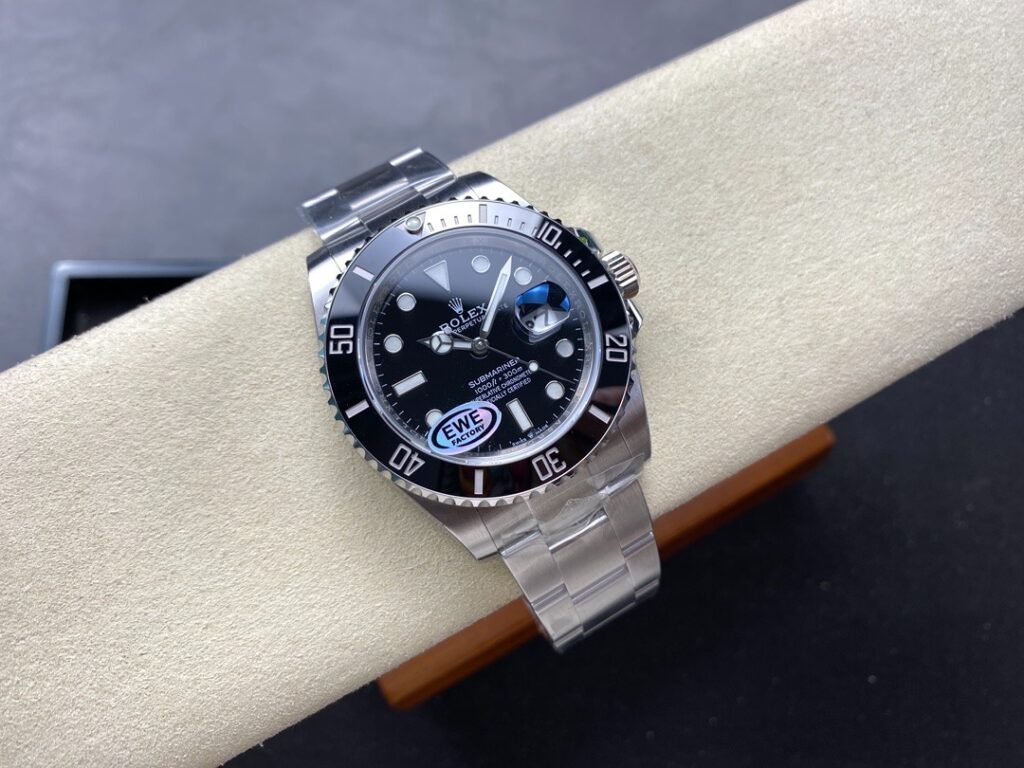 ĐỒNG HỒ ROLEX SUBMARINER REPLICA DATE MẶT ĐEN NHÀ MÁY EWE 40MM 