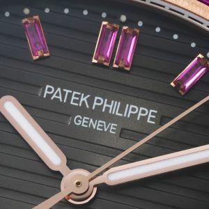 ĐỒNG HỒ PATEK PHILIPPE NAUTILUS 5723 REPLICA MẠ VÀNG HỒNG ĐÁ RUBY TÍM 40MM