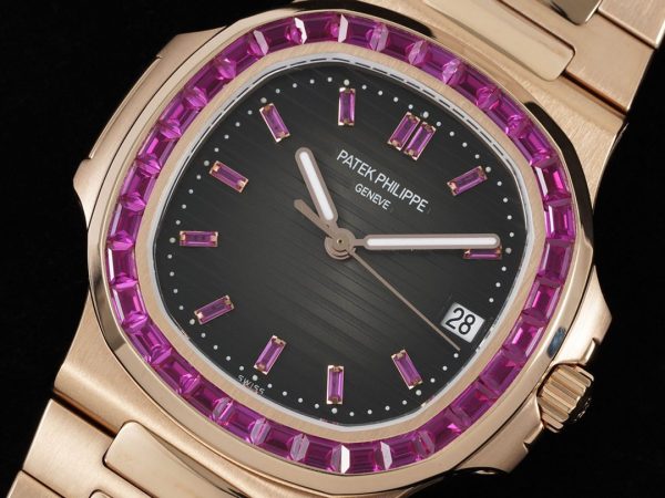 ĐỒNG HỒ PATEK PHILIPPE NAUTILUS 5723 REPLICA MẠ VÀNG HỒNG ĐÁ RUBY TÍM 40MM