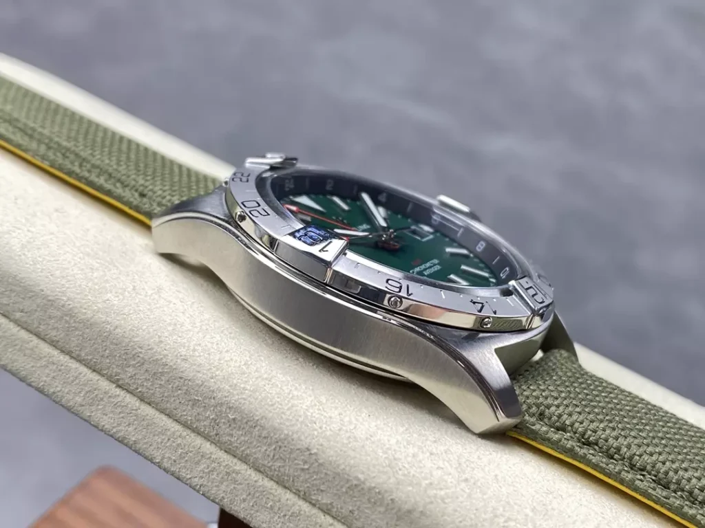 ĐỒNG HỒ BREITLING 1884 AVENGER GMT REPLICA MẶT XANH GREEN NHÀ MÁY BLS 44MM