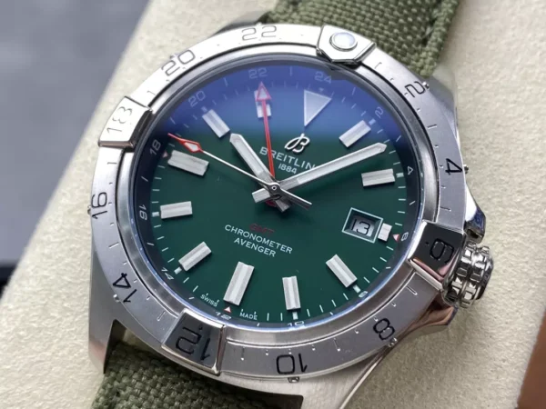 ĐỒNG HỒ BREITLING 1884 AVENGER GMT REPLICA MẶT XANH GREEN NHÀ MÁY BLS 44MM