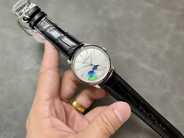 ĐỒNG HỒ JAEGER-LECOULTRE MẶT TRẮNG REPLICA DÂY DA ĐEN NHÀ MÁY APS 39MM (1)