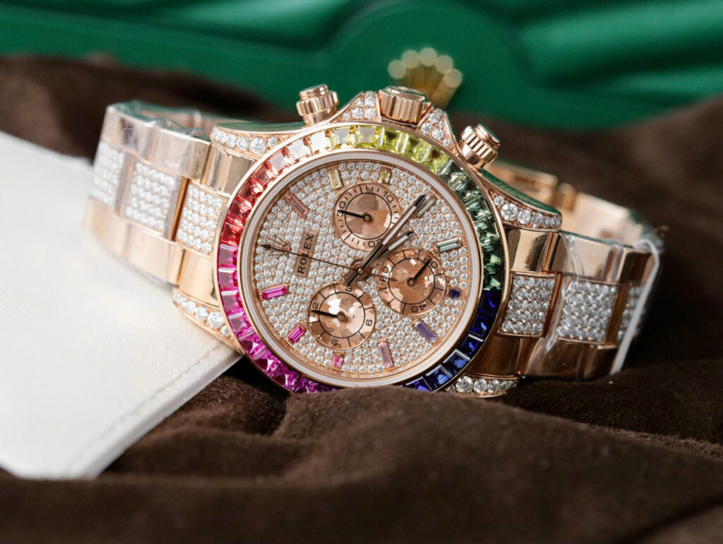 ĐỒNG HỒ ROLEX DAYTONA CHẾ TÁC RAINBOW 116595 BỌC VÀNG MOISSANITE RUBY 40MM 