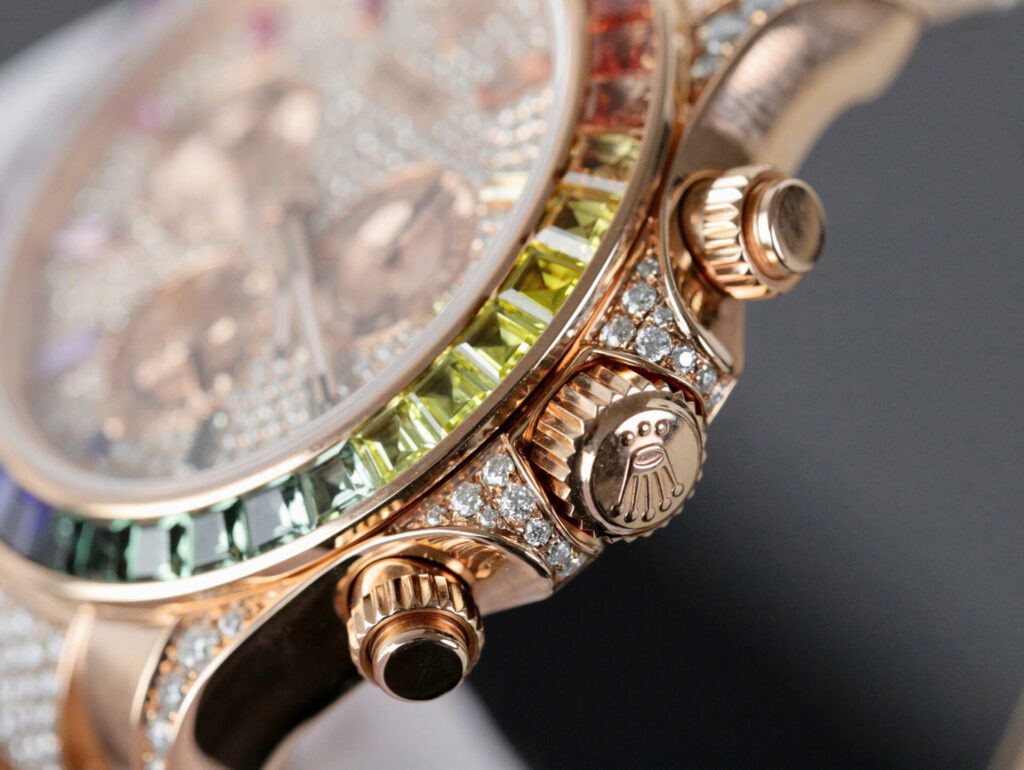 ĐỒNG HỒ ROLEX DAYTONA CHẾ TÁC RAINBOW 116595 BỌC VÀNG MOISSANITE RUBY 40MM 