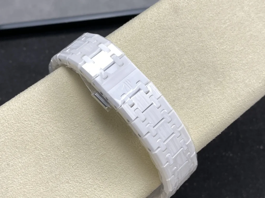 ĐỒNG HỒ AUDEMARS PIGUET ROYAL OAK 15500ST REPLICA GỐM TRẮNG NHÀ MÁY APS 41MM (1)
