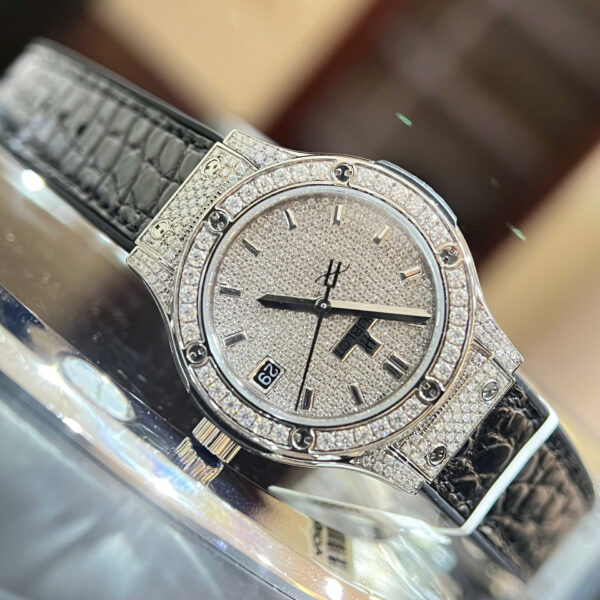 Đồng Hồ Hublot Classic Fusion Diamonds Pavé Đính Full Kim Cương Moissanite Máy Pin 33mm (5)