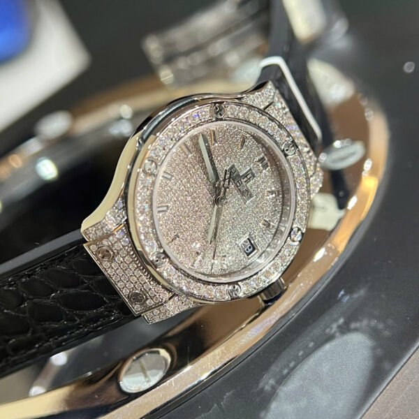 Đồng Hồ Hublot Classic Fusion Diamonds Pavé Đính Full Kim Cương Moissanite Máy Pin 33mm (5)
