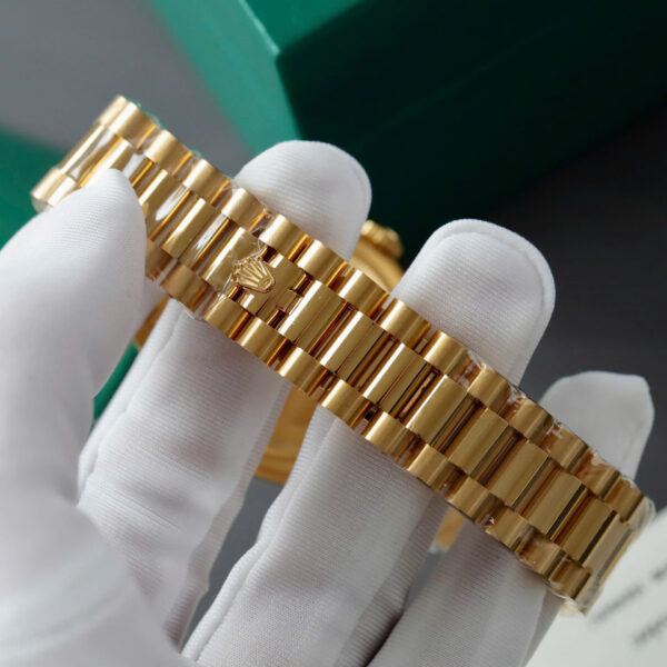 ĐỒNG HỒ ROLEX DAY-DATE MẶT SỐ XÀ CỪ CHẾ TÁC KIM CƯƠNG MOISSANITE BAGUETTE 36MM (1)