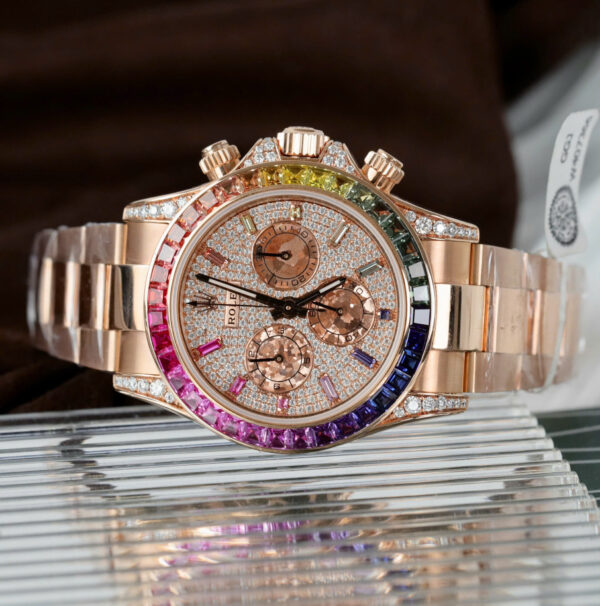 ĐỒNG HỒ ROLEX DAYTONA RAINBOW 116595 CHẾ TÁC BỌC VÀNG ĐÍNH MOISSANITE RUBY 40MM (4)