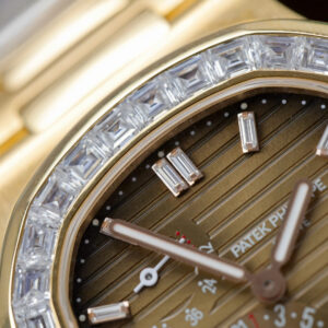 ĐỒNG HỒ PATEK PHILIPPE NAUTILUS 5724 CHẾ TÁC MOISSANITE BỌC VÀNG 18K PPF 40MM